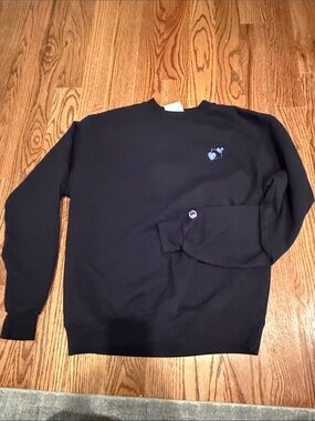 Woman’s champion sweatshirt with embroidered heart logo